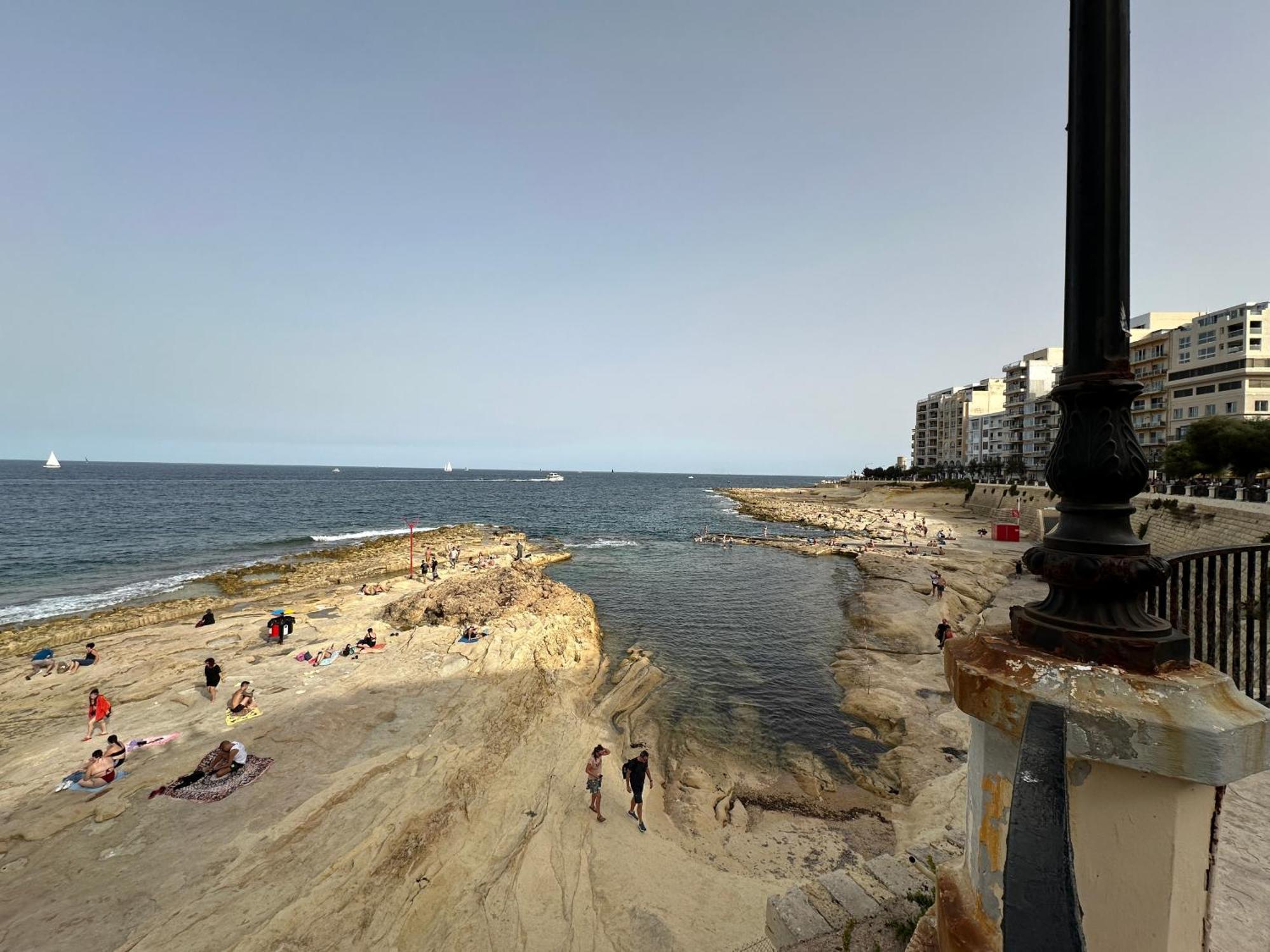 Seaview Sliema 30 Seconds To High Street & Ferry, 2X Double En-Suite Bedrooms, Modern Whole Traditional Townhouse, Kitchen, Living Area, & Roof Terrace Exterior foto