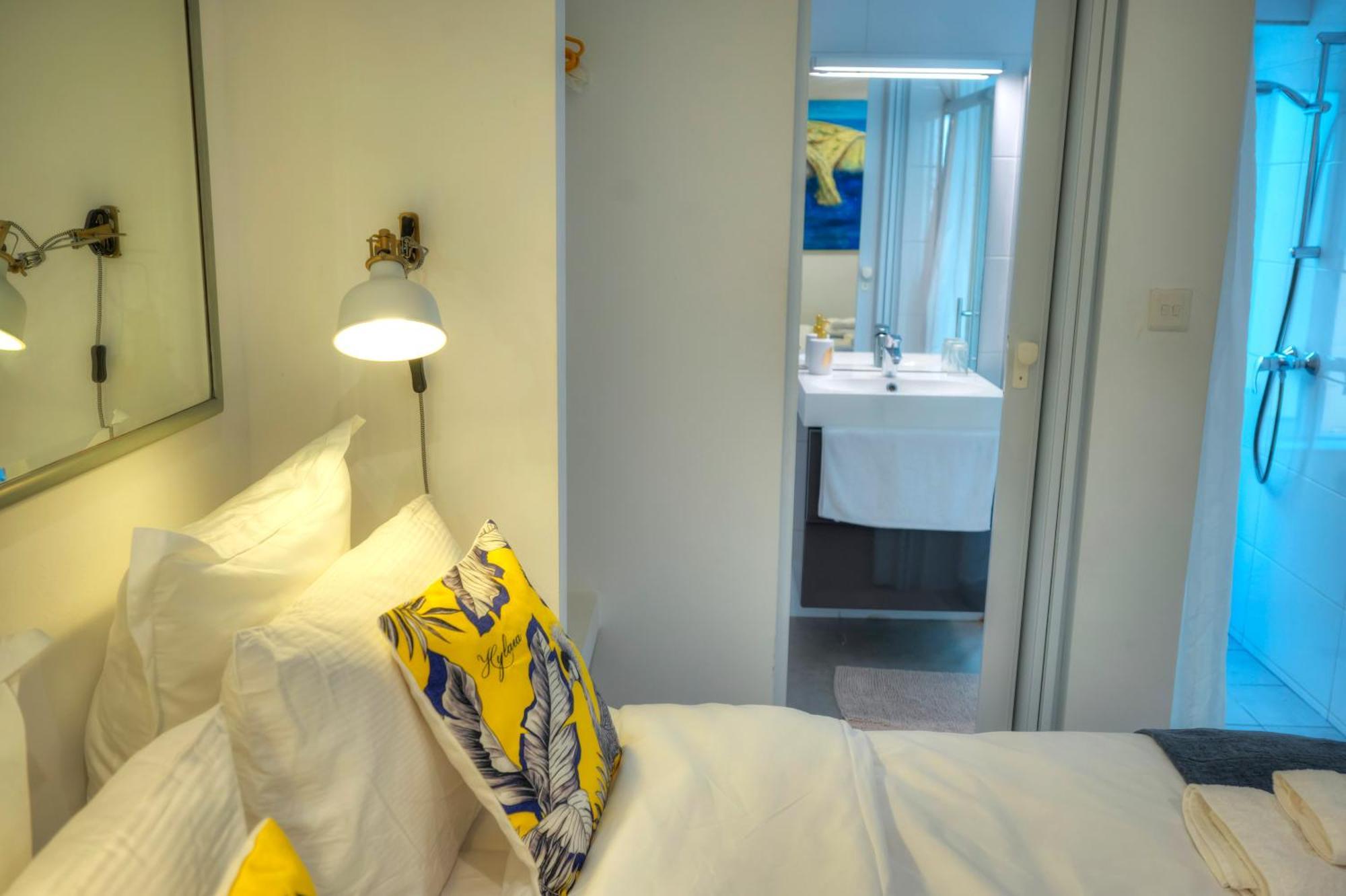 Seaview Sliema 30 Seconds To High Street & Ferry, 2X Double En-Suite Bedrooms, Modern Whole Traditional Townhouse, Kitchen, Living Area, & Roof Terrace Exterior foto