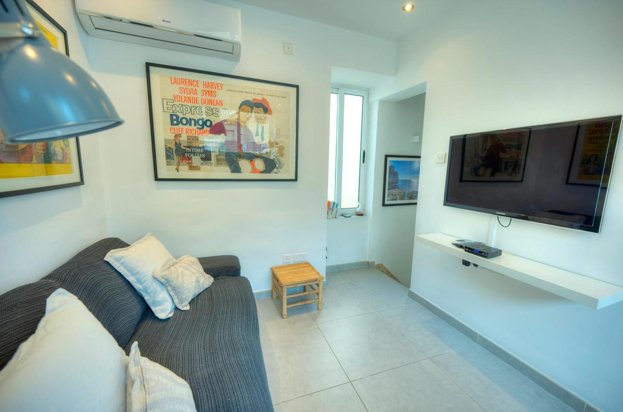 Seaview Sliema 30 Seconds To High Street & Ferry, 2X Double En-Suite Bedrooms, Modern Whole Traditional Townhouse, Kitchen, Living Area, & Roof Terrace Exterior foto
